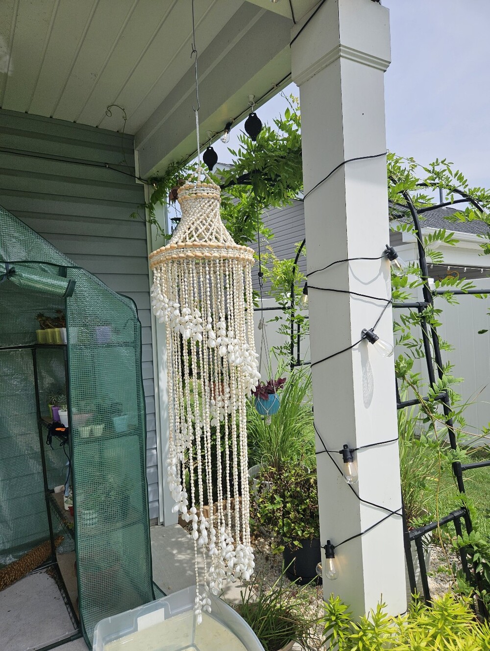 Handmade Bubble Shell Spiral Chandelier - White